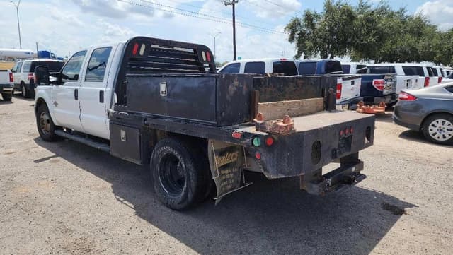 Image of Ford F-350 equipment image 2