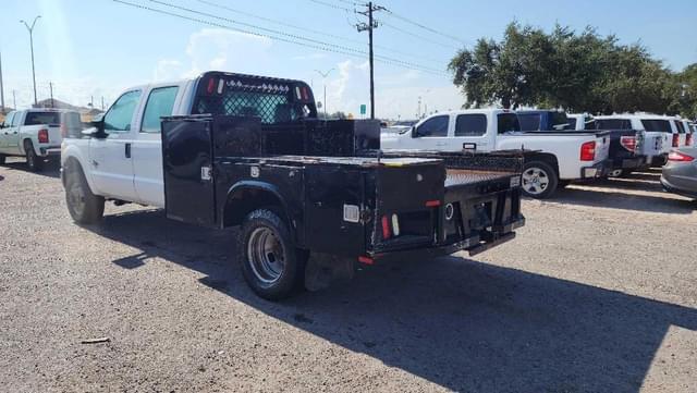Image of Ford F-350 equipment image 2