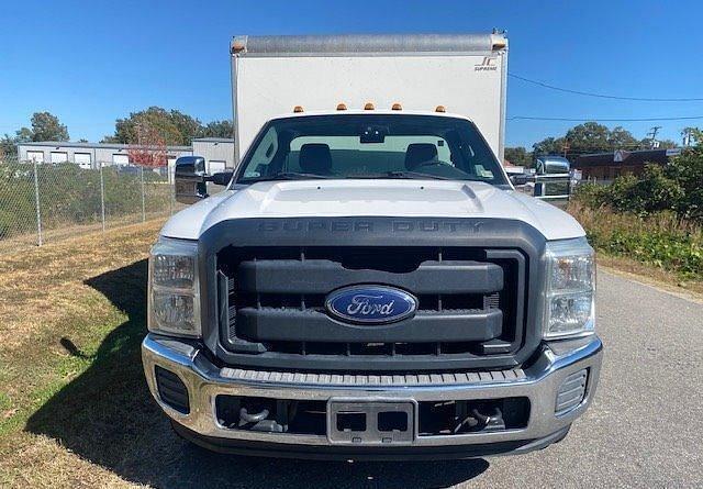 Image of Ford F-350 equipment image 1