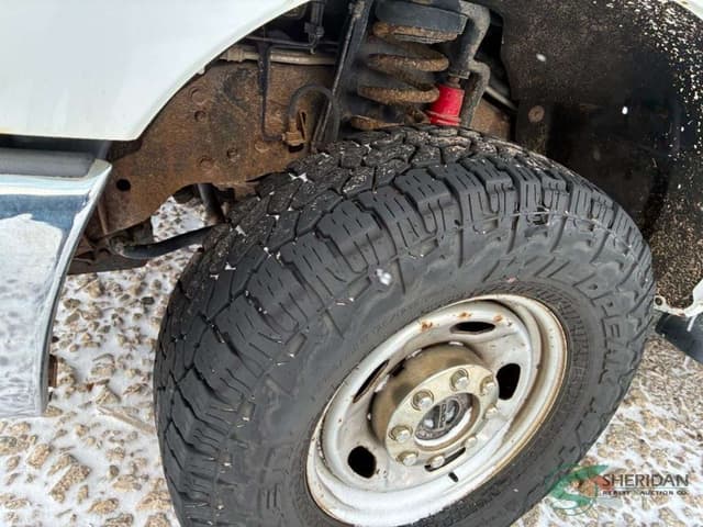 Image of Ford F-350 equipment image 4