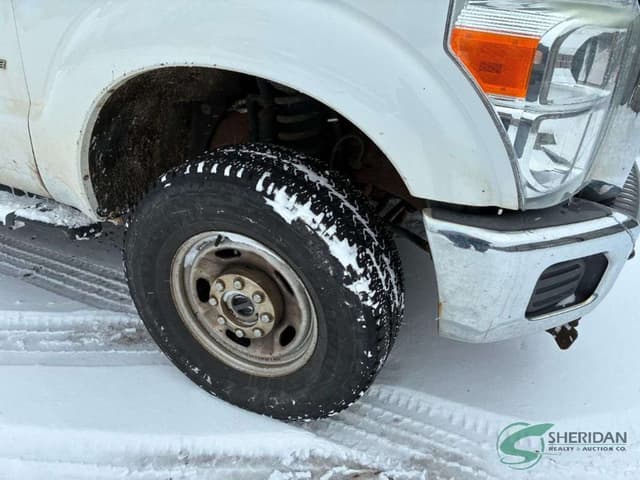 Image of Ford F-350 equipment image 1