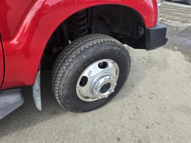 Image of Ford F-350 equipment image 4