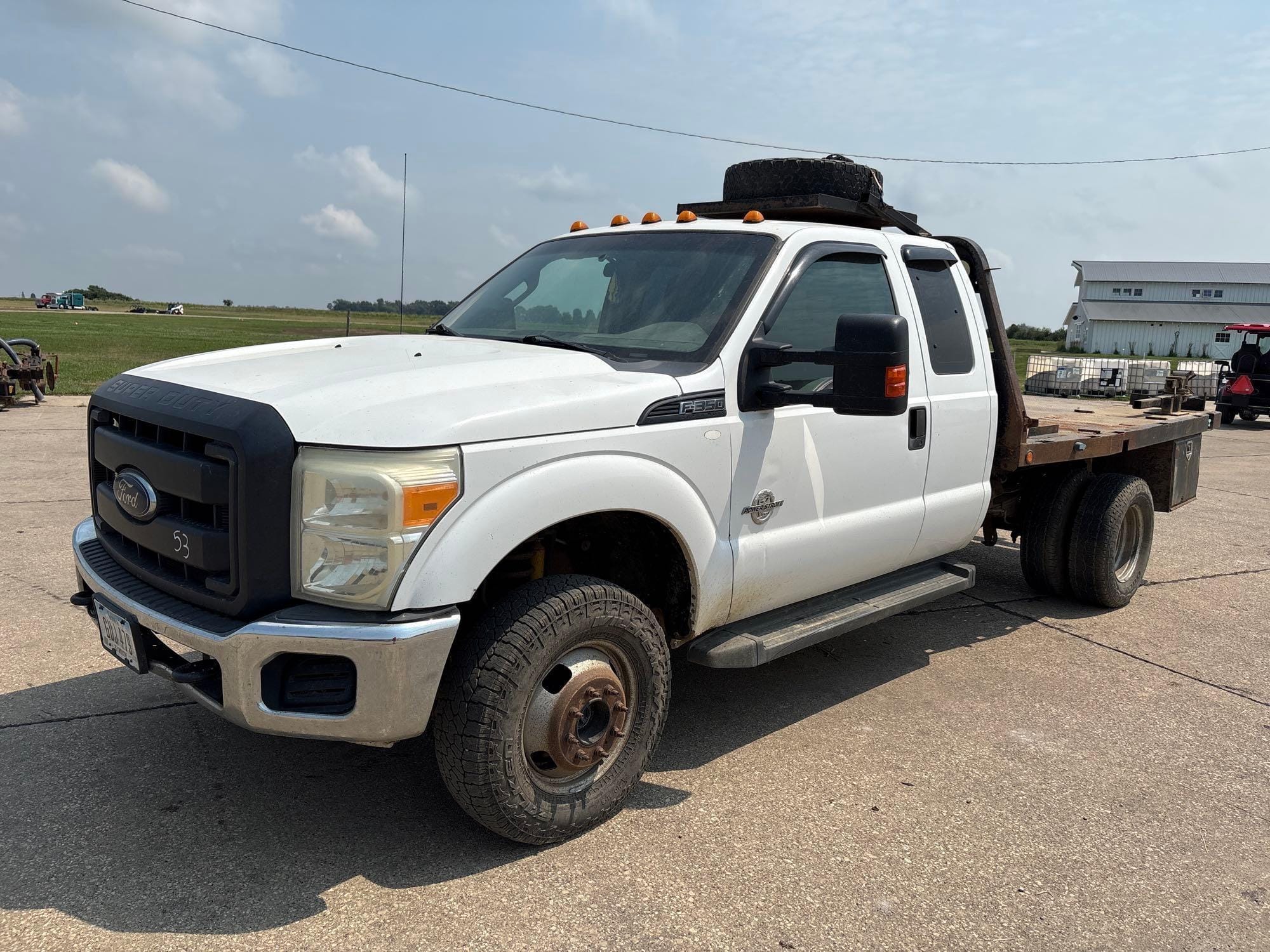 2015 Ford F-350 Equipment Image0