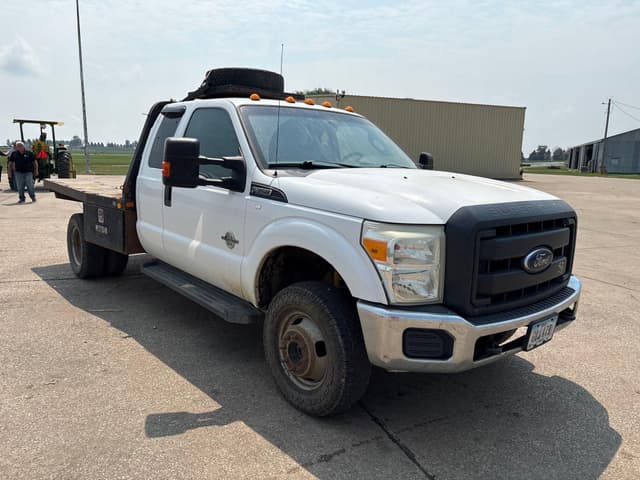 Image of Ford F-350 equipment image 1