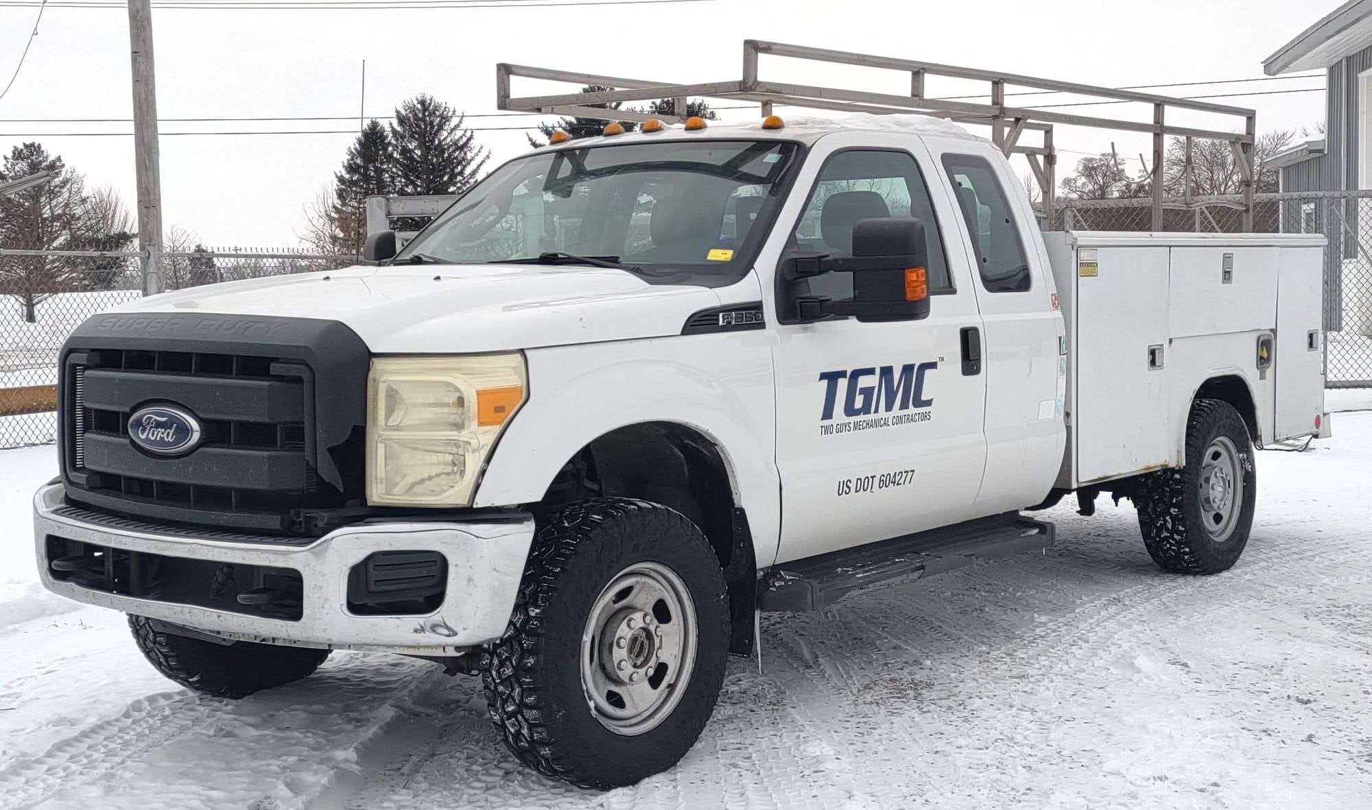 2015 Ford F-350 Equipment Image0