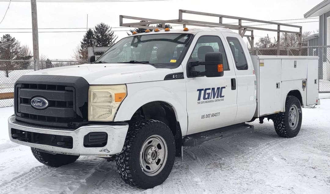 Image of Ford F-350 Primary image