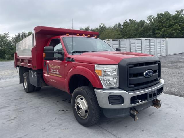 Image of Ford F-350 equipment image 1