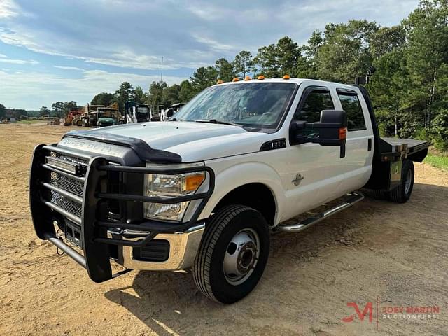 Image of Ford F-350 equipment image 3