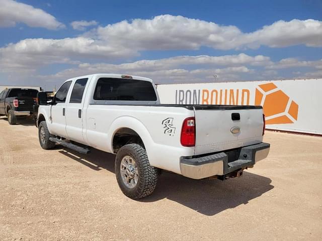 Image of Ford F-350 equipment image 2