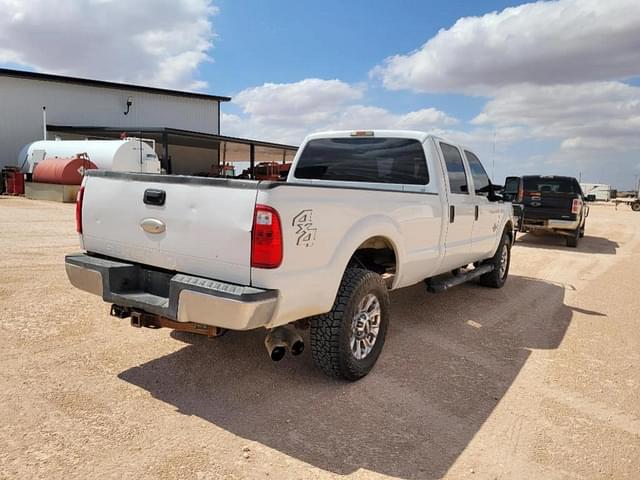 Image of Ford F-350 equipment image 4