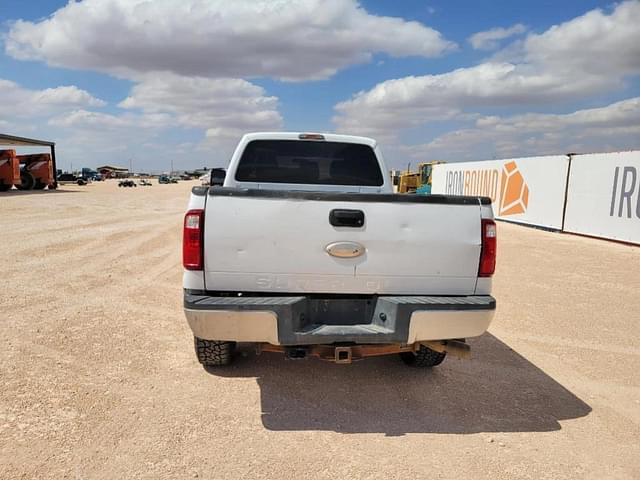 Image of Ford F-350 equipment image 3