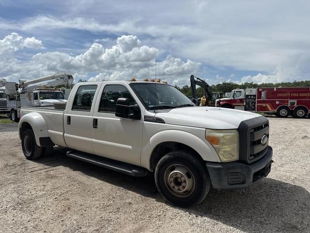 Image of Ford F-350 equipment image 4