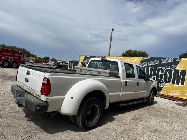 Image of Ford F-350 equipment image 3