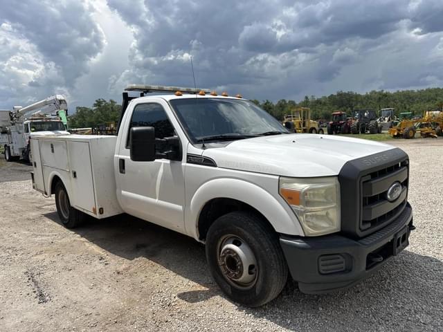Image of Ford F-350 equipment image 4