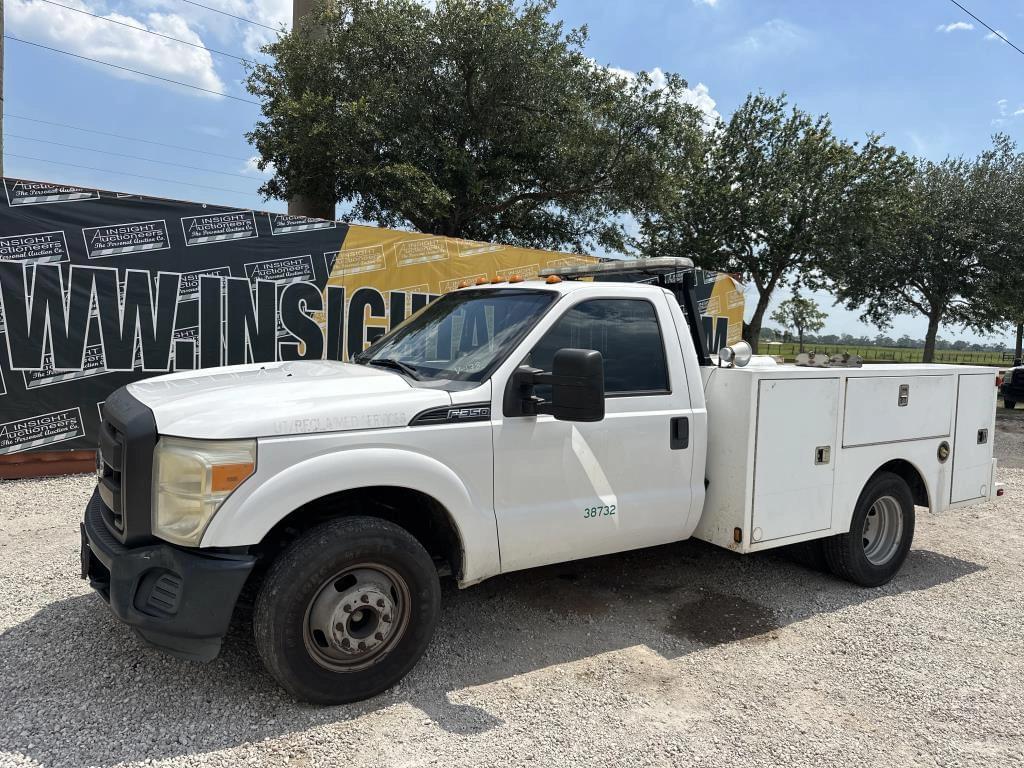 Image of Ford F-350 Primary image