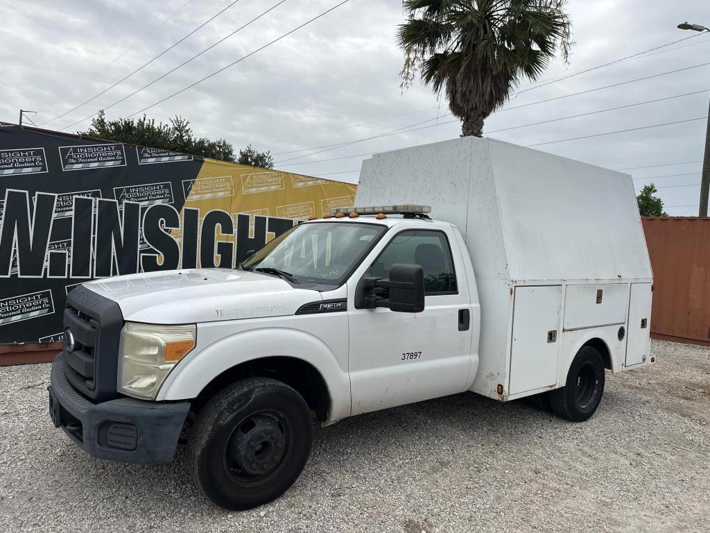 Image of Ford F-350 Primary image