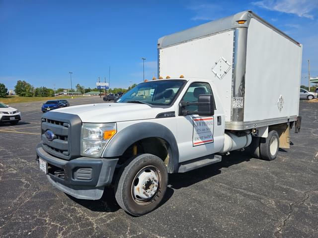 Image of Ford F-450 equipment image 2