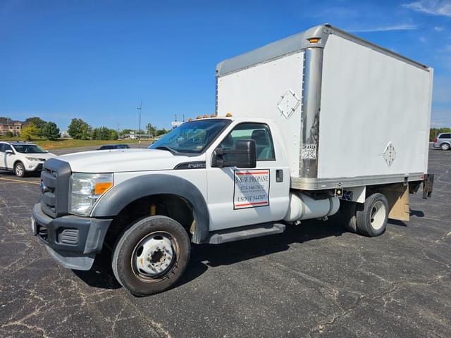 Image of Ford F-450 equipment image 3