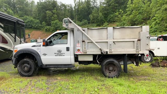 Image of Ford F-450 equipment image 4