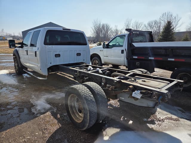 Image of Ford F-450 equipment image 2