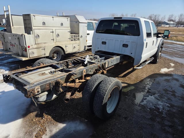 Image of Ford F-450 equipment image 3