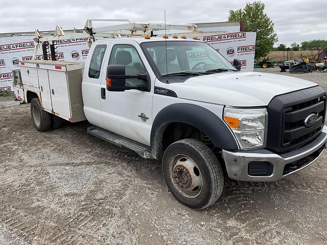 Image of Ford F-450 equipment image 2