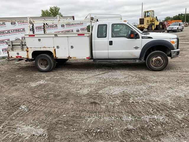 Image of Ford F-450 equipment image 3