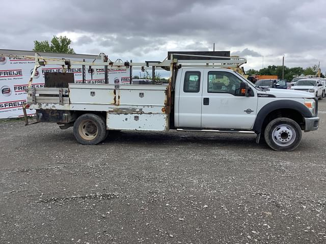 Image of Ford F-450 equipment image 3