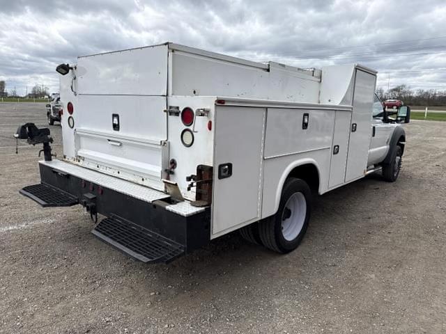 Image of Ford F-450 equipment image 3