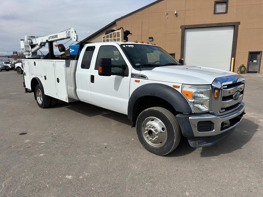 Image of Ford F-450 Primary image