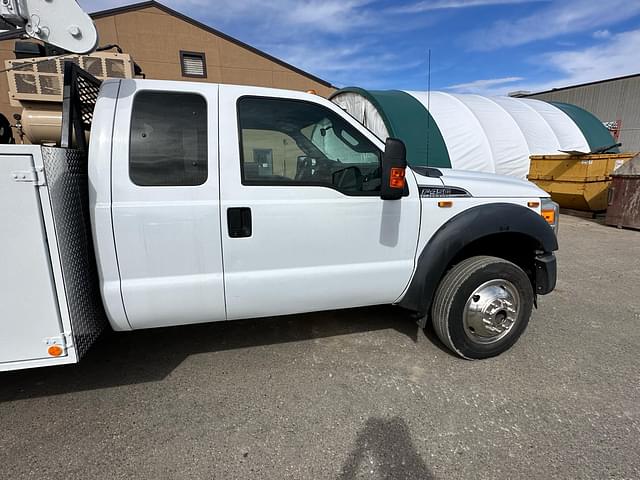 Image of Ford F-450 equipment image 4