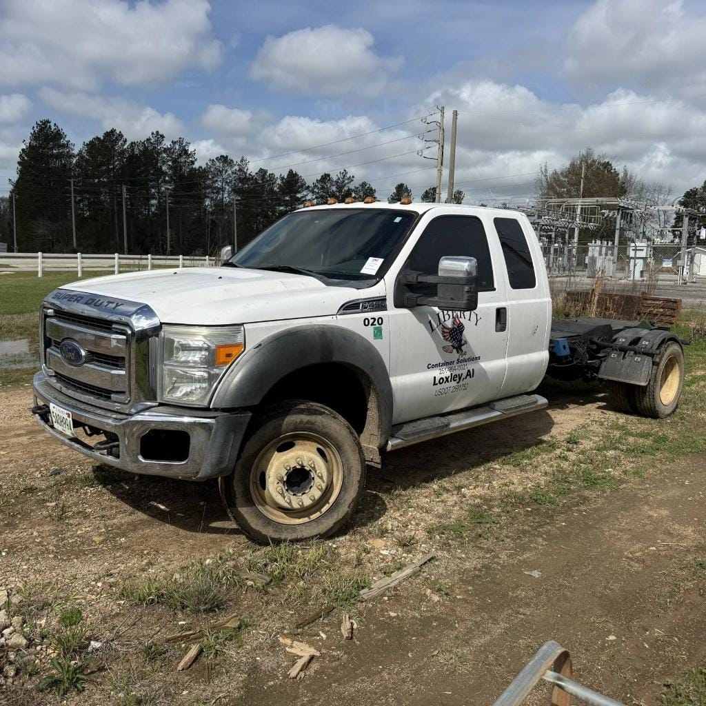 2015 Ford F-450 Equipment Image0