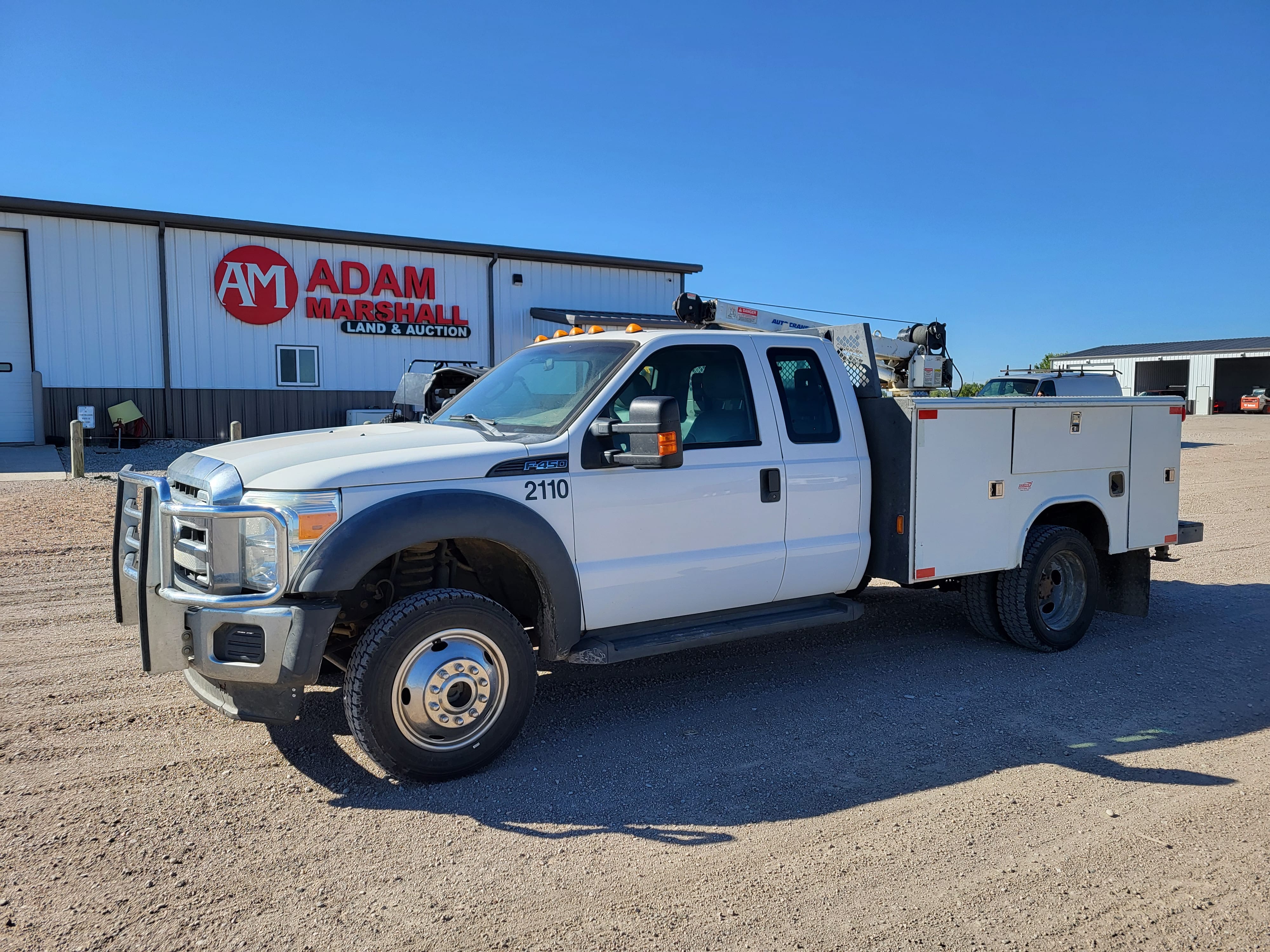 2015 Ford F-450 Equipment Image0