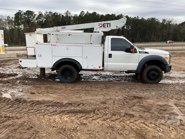 Image of Ford F-450 equipment image 3