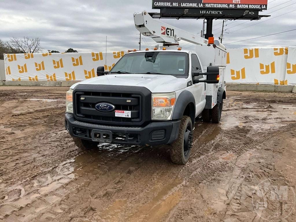 2015 Ford F-450 Equipment Image0