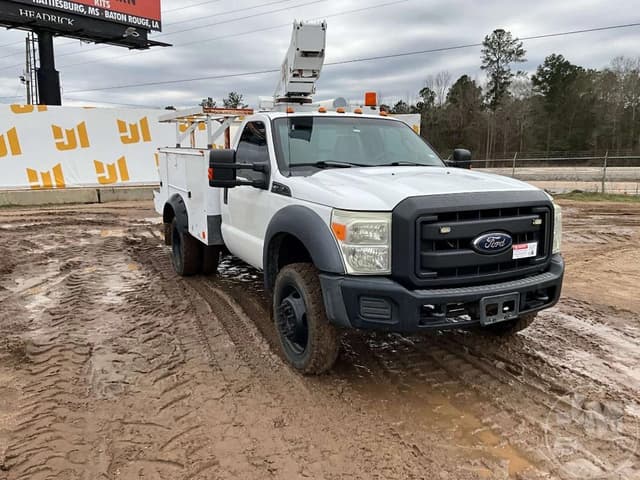 Image of Ford F-450 equipment image 2