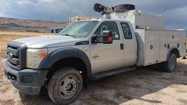 Image of Ford F-550 equipment image 2