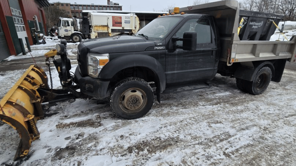 Image of Ford F-550 Primary image