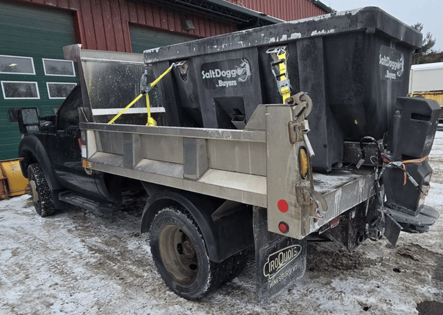 Image of Ford F-550 equipment image 2