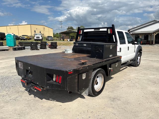 Image of Ford F-550 equipment image 2