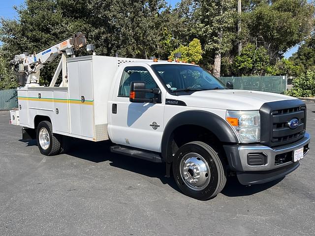 Image of Ford F-550 equipment image 4