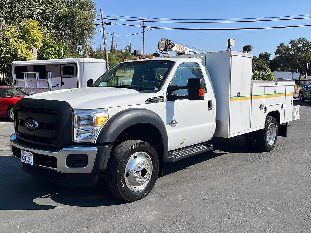 Image of Ford F-550 Primary image