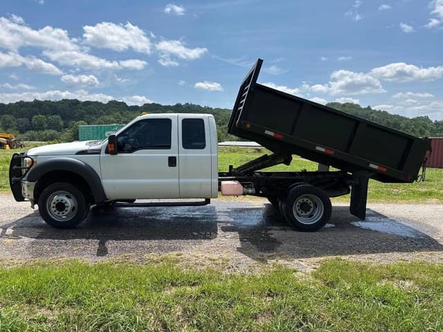 Image of Ford F-550 equipment image 1