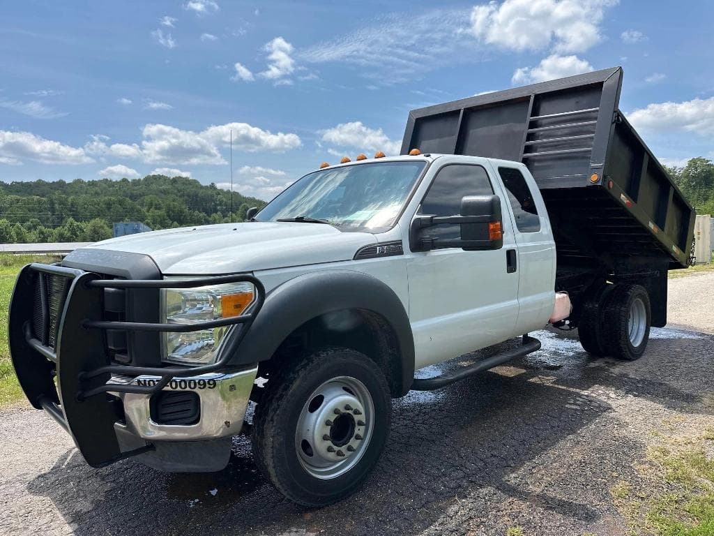 Image of Ford F-550 Primary image