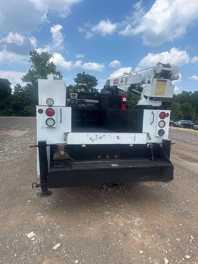 Image of Ford F-550 equipment image 4