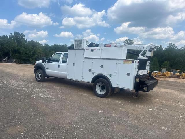Image of Ford F-550 equipment image 2
