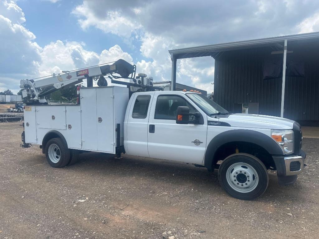 Image of Ford F-550 Primary image