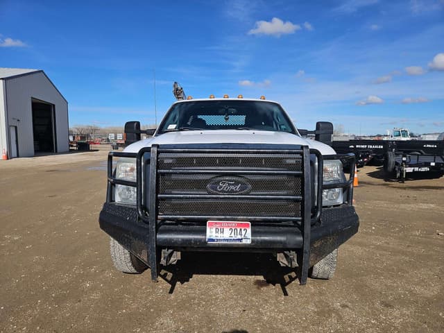 Image of Ford F-550 equipment image 2