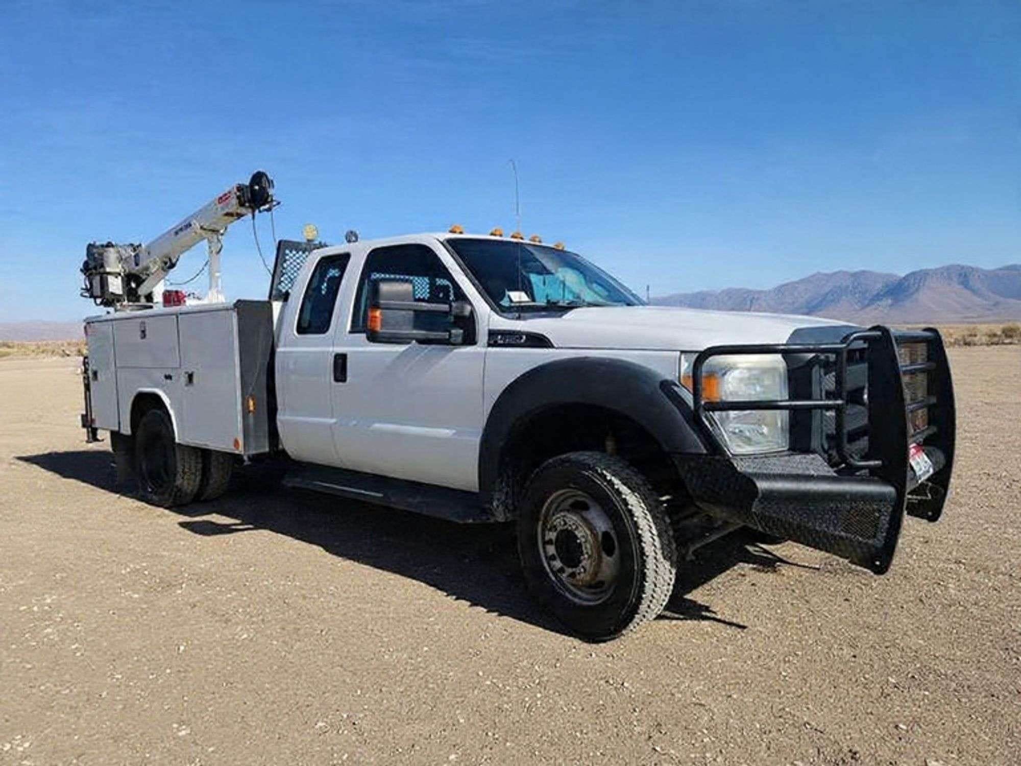 2015 Ford F-550 Equipment Image0