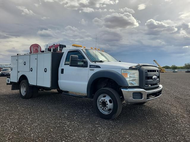 Image of Ford F-550 equipment image 1